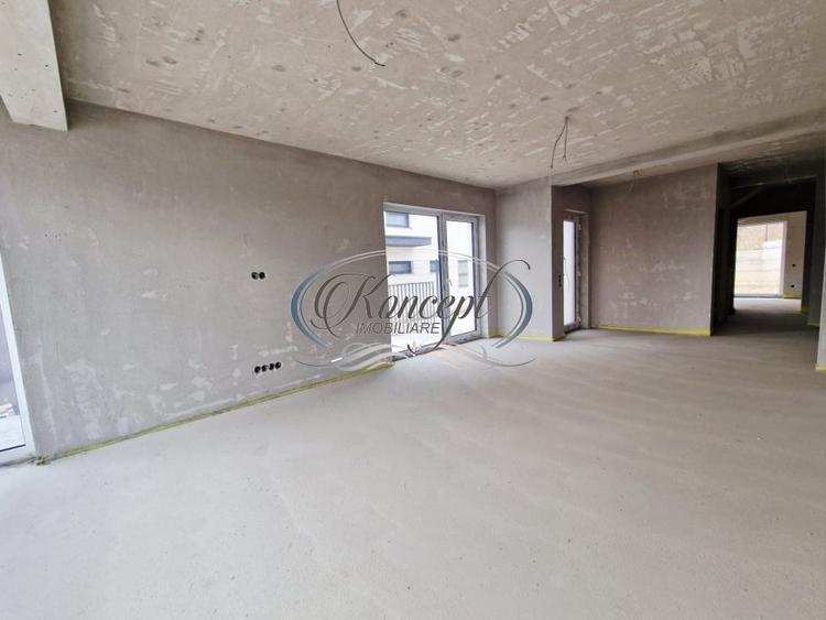 Duplex cu 4 camere cu Canalizare în Iris