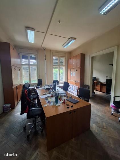 Apartament cu 4 camere în Central