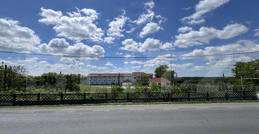 Spațiu comercial, de 1,600 mp, în Răcarii de Jos