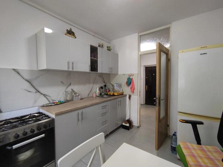 Apartament cu 2 camere decomandat în Basarabia