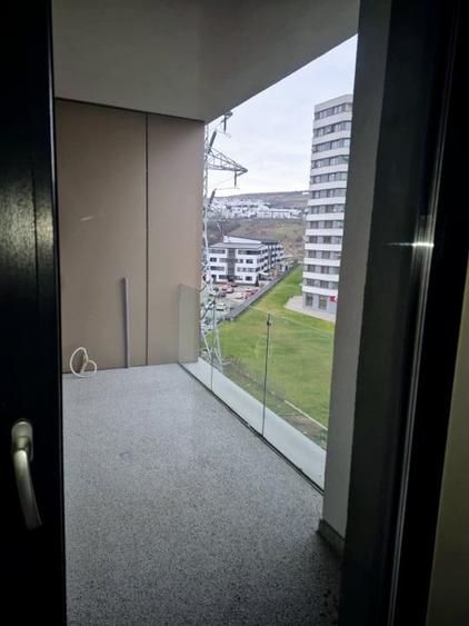 Apartament cu 3 camere semidecomandat în Florești — fotografia 3