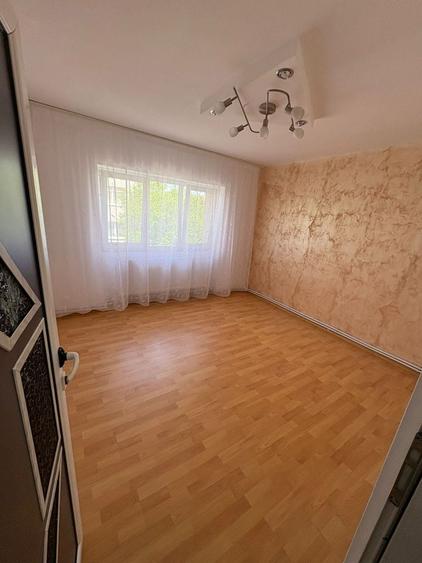 Apartament cu 2 camere decomandat în Steaua