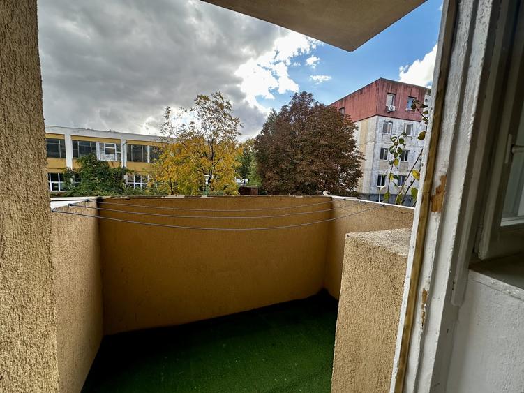 Garsonieră decomandată, mobilată în Buziașului