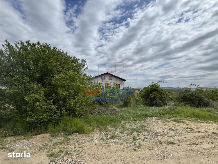 Teren de 600 mp, în Miroslava