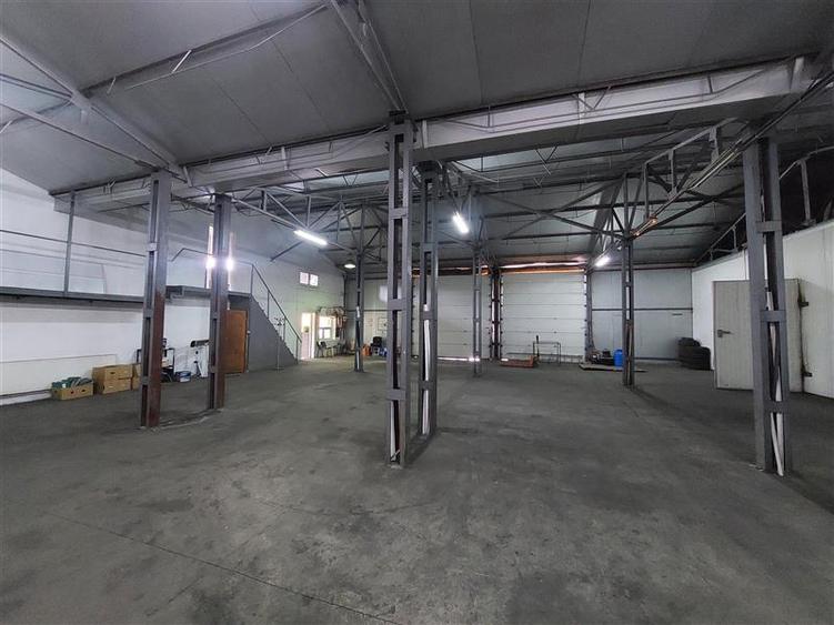 Spațiu industrial, de 2,236 mp, în Aurel Vlaicu