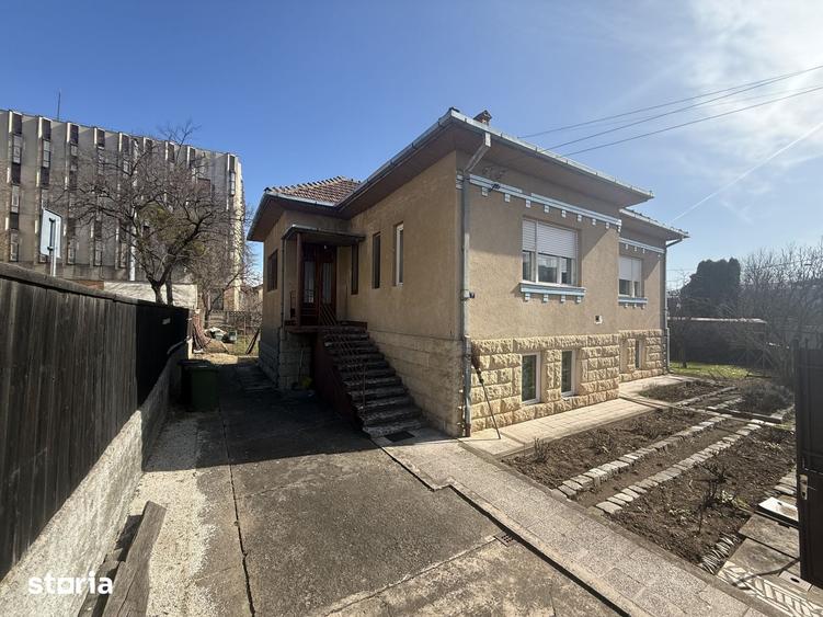 Casă cu 6 camere cu Teren 1040 Mp în Grigorescu