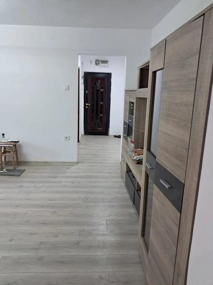 Apartament cu 2 camere semidecomandat în Obor