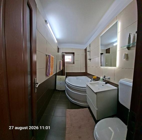 Apartament cu 3 camere decomandat în 13 Septembrie