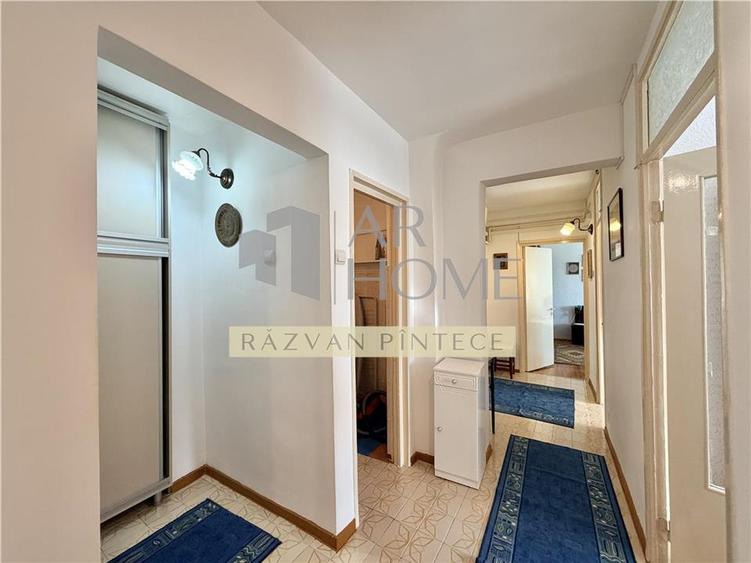 Apartament cu 3 camere decomandat, mobilat în Ultracentral