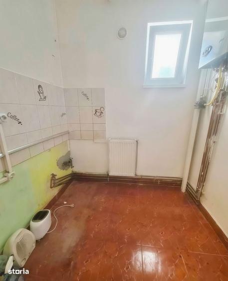 Apartament cu 3 camere semidecomandat în Mureșeni