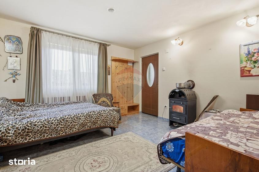 Casă cu 2 camere cu Teren 2093 Mp în Costuleni