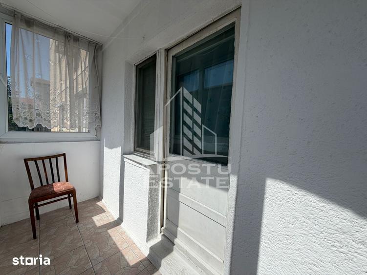 Apartament cu 3 camere, mobilat în Lipovei