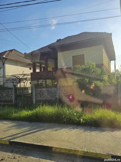 Casă cu 6 camere cu Teren 3000 Mp în Tismana