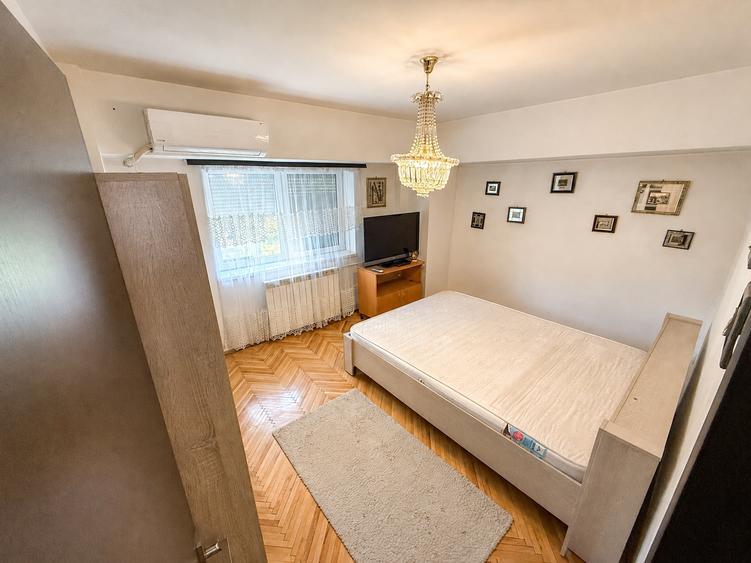 Apartament cu 4 camere decomandat în Unirii