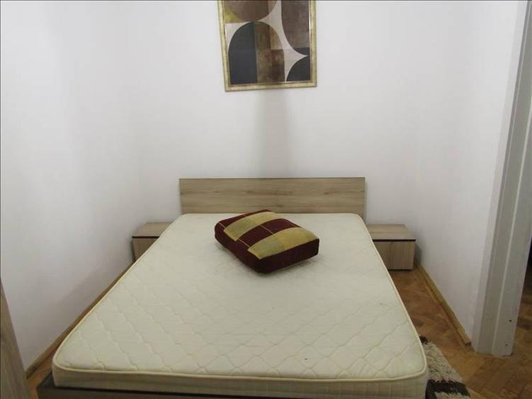 Apartament de închiriat – Zona Cedonia, etaj 1/4 - 3