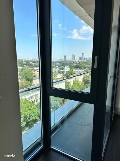 Apartament cu 4 camere în Barbu Văcărescu