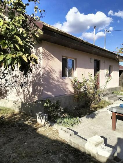 Casă cu Teren 246 Mp în Ostrovu Corbului