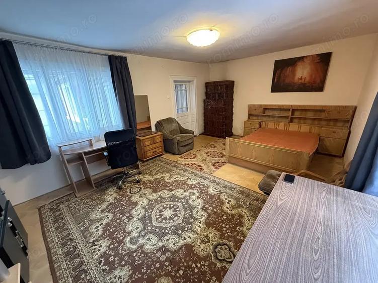 Casă cu 4 camere cu Teren 1190 Mp în Biharia