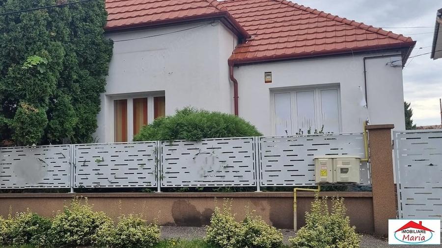 Casă cu 2 camere cu Teren 200 Mp în Central