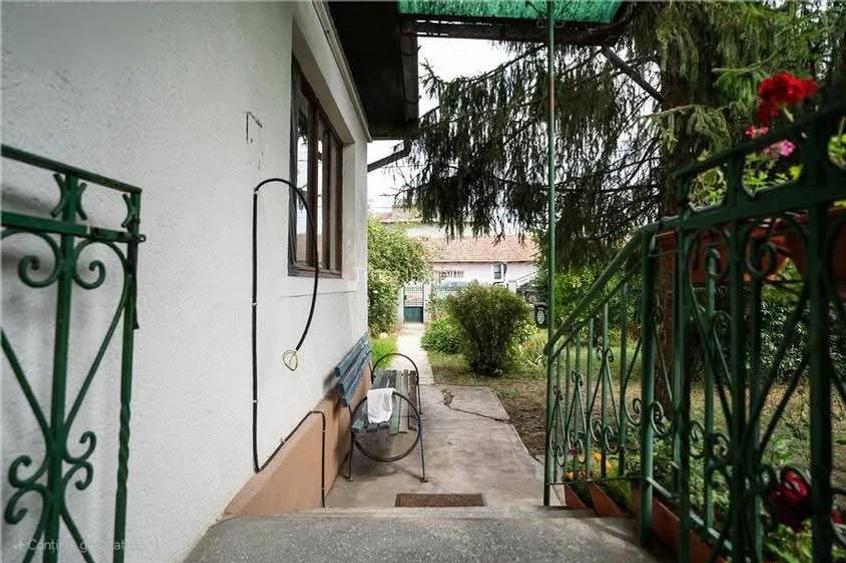 Casă cu 4 camere cu Teren 11000 Mp în Iclod