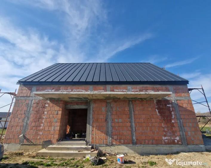 Casă cu 4 camere cu Teren 750 Mp în Cătălina