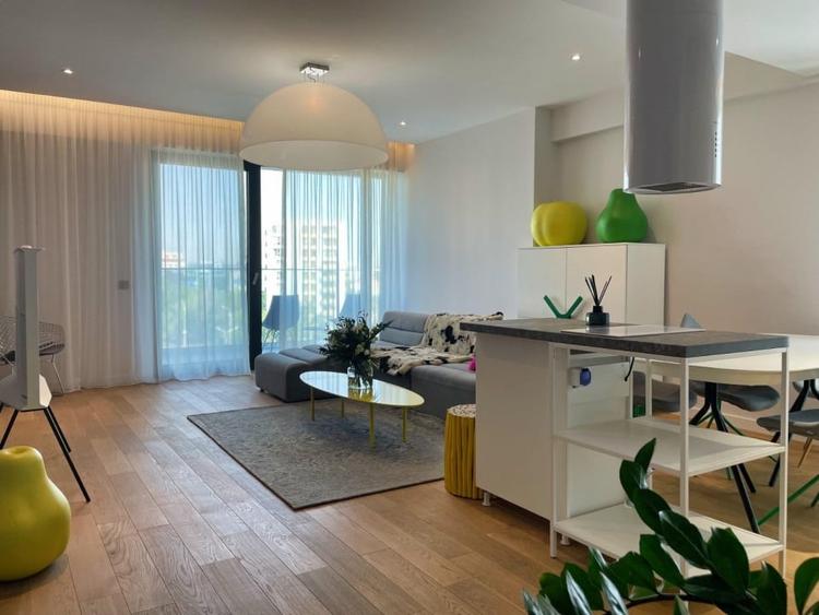 Apartament cu 3 camere, mobilat în Herăstrău