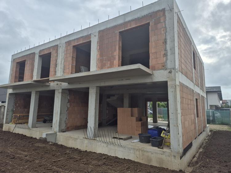 Casă cu 4 camere în Central
