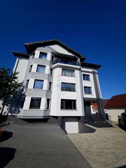 Apartament cu 5 camere de vânzare în zona Precista - 43