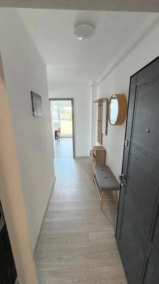 Apartament cu 2 camere decomandat în 1 Decembrie