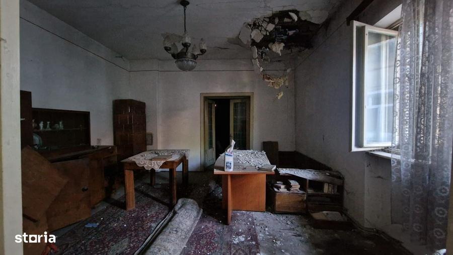 Casă cu 4 camere în Central