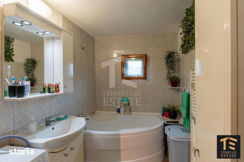 Casă cu 4 camere cu Canalizare în Central