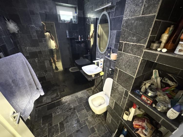 Apartament cu 3 camere semidecomandat, mobilat în Tomis II