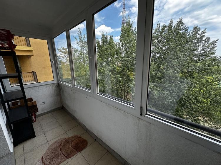 Apartament cu 3 camere decomandat în Virtuții