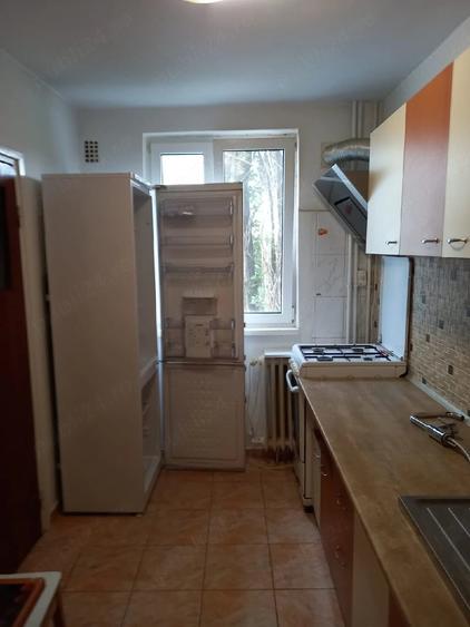 Apartament cu 3 camere decomandat în 1 Decembrie 1918