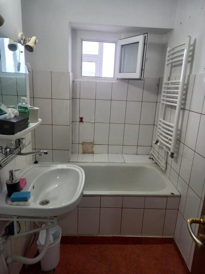 Apartament cu 2 camere decomandat în Beba Veche