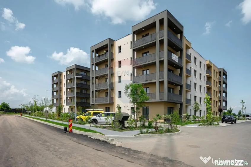 Apartament cu 2 camere decomandat în Tractorul