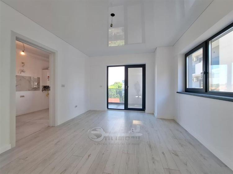 Apartament cu 3 camere semidecomandat în Cug