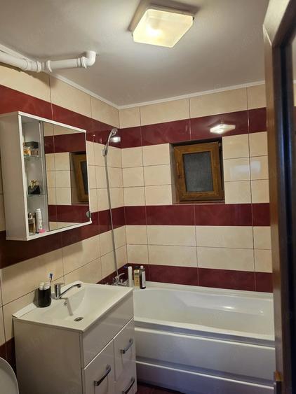 Apartament cu 3 camere decomandat în E3