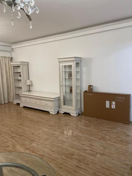 Apartament cu 2 camere decomandat, mobilat în Decebal