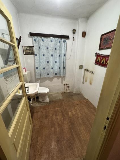 Casă individuală cu 6 camere cu Teren 400 Mp în Traian