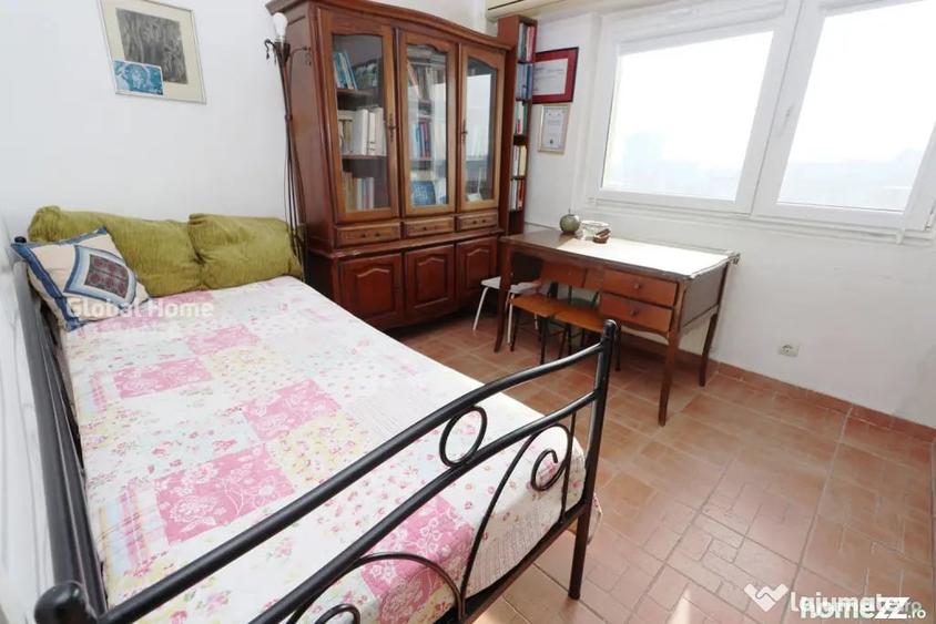 Apartament cu 4 camere decomandat în Titulescu