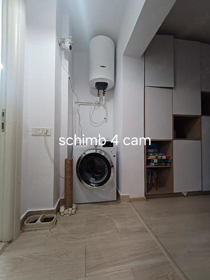 Apartament cu 3 camere semidecomandat în Tei