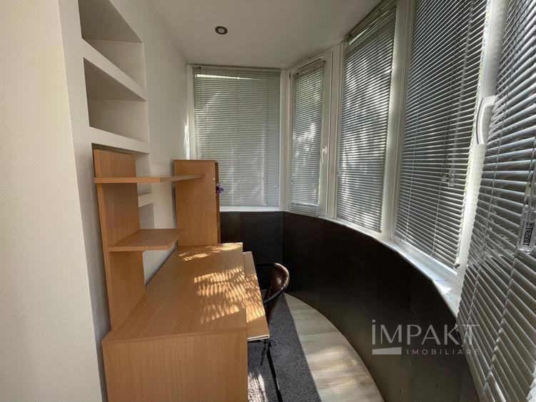 Apartament cu 3 camere semidecomandat, mobilat în Plopilor