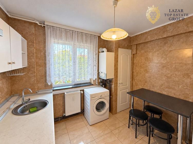 Apartament cu 3 camere semidecomandat, mobilat în UTA