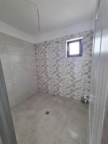 Casă cu 4 camere cu Teren 200 Mp în Prelungirea Ghencea