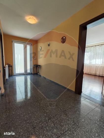 Casă cu 5 camere cu Teren 500 Mp în Hărman