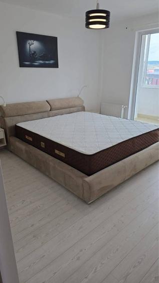 Apartament cu 3 camere decomandat în Florești