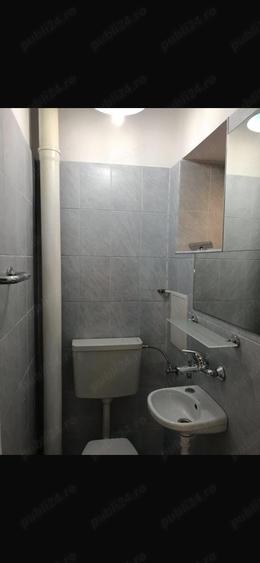 Apartament cu 5 camere semidecomandat în Amzei