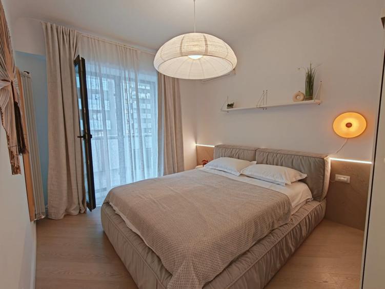 Apartament cu 3 camere decomandat, mobilat în Pipera