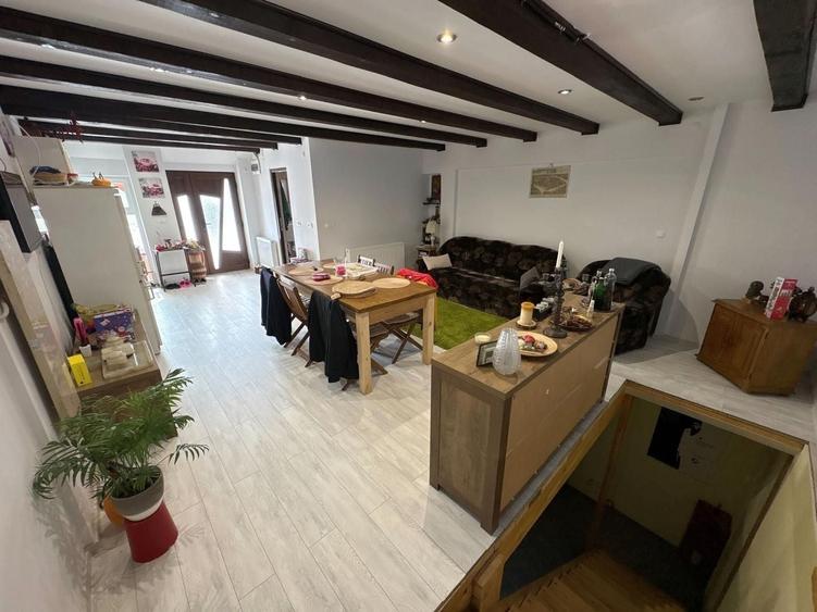 Casă individuală cu 6 camere cu Canalizare în Ilieni